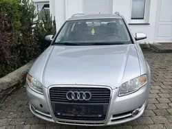 Grau Gebraucht 2006 Audi A4 Kombi | 2.000 € (Fairer Preis)