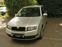 Grau Gebraucht 2004 Skoda Fabia Exact Kleinwagen | 880 € (Fairer Preis)