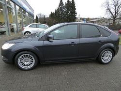 Schwarz Gebraucht 2009 Ford Focus Ghia Limousine | 2.990 € (Guter Preis)