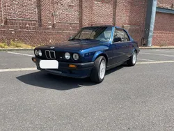 Blau Gebraucht 1991 BMW 318 Cabriolet M Sport Cabrio | 13.500 €