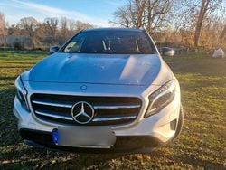 Silber Gebraucht 2016 Mercedes GLA220 Urban SUV | 17.000 € (Guter Preis)
