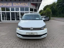 Weiß Gebraucht 2018 VW Touran Comfortline Van / Kleinbus | 18.990 € (Fairer Preis)