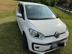 Weiß Gebraucht 2017 VW up! Move Kleinwagen | 6.299 € (Guter Preis)