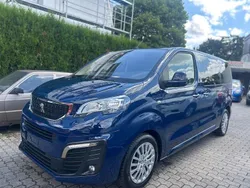 Blau Gebraucht 2017 Peugeot Traveller Active Van / Kleinbus | 19.990 € (Etwas zu teuer)