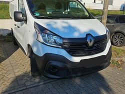 Weiß Gebraucht 2017 Renault Trafic Komfort Van | 7.490 €