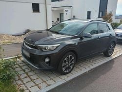 Grau Gebraucht 2017 Kia Stonic Platinum SUV | 12.900 € (Guter Preis)
