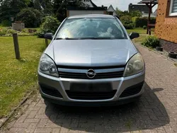 Grau Gebraucht 2004 Opel Astra Limousine | 850 € (Guter Preis)