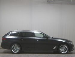 Schwarz Gebraucht 2020 BMW 520 Luxury Line Kombi | 28.480 € (Etwas zu teuer)