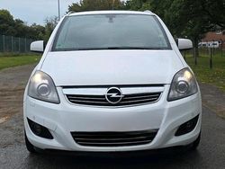 Weiß Gebraucht 2009 Opel Zafira Limousine | 4.200 € (Etwas zu teuer)