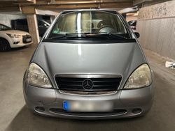 Silber Gebraucht 2001 Mercedes A160 Classic Kleinwagen | 1.590 € (Fairer Preis)