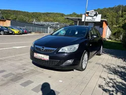 Schwarz Gebraucht 2011 Opel Astra Edition Kombi | 3.999 € (Fairer Preis)