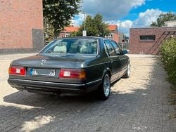 Grau Gebraucht 1984 BMW 732 Limousine | 5.190 €