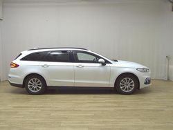 Weiss Gebraucht 2021 Ford Mondeo Trend Kombi | 10.980 € (Superpreis)