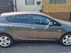 Grau Gebraucht 2011 Opel Astra Edition Limousine | 3.500 € (Guter Preis)