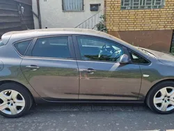 Grau Gebraucht 2011 Opel Astra Edition Limousine | 3.950 € (Fairer Preis)