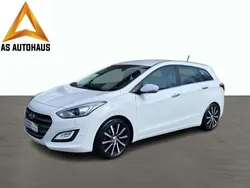 Weiß Gebraucht 2015 Hyundai i30 Premium Kombi | 13.250 € (Fairer Preis)