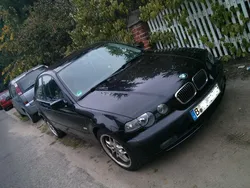 Schwarz metallic Gebraucht 2001 BMW 316 Compact Kleinwagen | 3.700 €