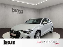 Gletscherweiß metallic Gebraucht 2024 Audi A3 Advanced Plus Limousine | 29.400 €