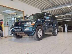 Grün Gebraucht 2000 Mitsubishi Pajero SUV | 9.800 €