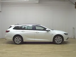 Weiss Gebraucht 2020 Opel Insignia Business Kombi | 9.480 € (Guter Preis)