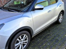 Grau Gebraucht 2015 Ssangyong (KGM) Tivoli SUV | 9.250 € (Fairer Preis)