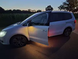 Weiß Gebraucht 2016 VW Sharan Highline Van / Kleinbus | 23.975 € (Etwas zu teuer)