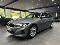 Skyscraper grau Gebraucht 2023 BMW 320 Performance Kombi | 27.990 € (Superpreis)