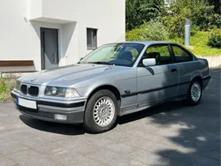 Silber Gebraucht 1994 BMW 316 Coupé | 6.000 €