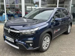 Sphere blue pearl metallic Gebraucht 2024 Suzuki SX4 S-Cross Comfort+ SUV | 26.980 € (Teuer)