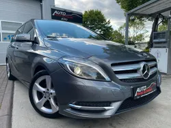 Grau Gebraucht 2013 Mercedes B200 Sport Van / Kleinbus | 15.490 € (Etwas zu teuer)