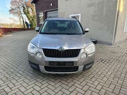 Grau Gebraucht 2012 Skoda Yeti Ambition SUV | 4.999 € (Superpreis)