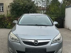 Grau Gebraucht 2011 Opel Astra Limousine | 4.200 € (Fairer Preis)