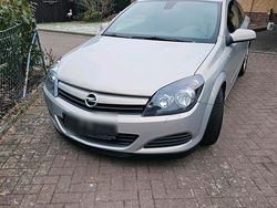 Silber Gebraucht 2005 Opel Astra GTC Coupé | 2.500 € (Fairer Preis)