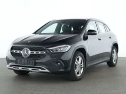 Kosmosschwarz metalliclack Gebraucht 2023 Mercedes GLA200 SUV | 31.900 € (Superpreis)