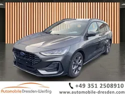 Grau magneticgrau (metallic) Gebraucht 2024 Ford Focus ST-Line Kombi | 22.980 € (Superpreis)