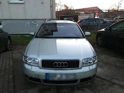 Grau Gebraucht 2004 Audi A4 Kombi | 1.900 € (Guter Preis)