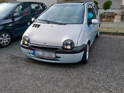 Silber Gebraucht 2005 Renault Twingo Kleinwagen | 1.750 € (Fairer Preis)