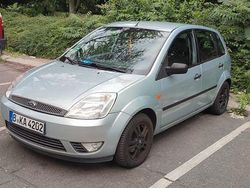 Silber Gebraucht 2003 Ford Fiesta Trend Limousine | 950 € (Guter Preis)