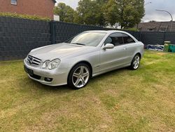 Silber Gebraucht 2007 Mercedes CLK200 Coupé | 8.999 € (Fairer Preis)