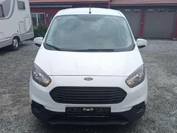 Weiß Gebraucht 2020 Ford Tourneo Courier Van / Kleinbus | 6.550 € (Superpreis)