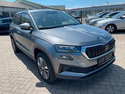 Graphitegrau metallic Gebraucht 2022 Skoda Karoq Tour SUV | 28.999 € (Guter Preis)