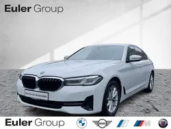 Weiss Gebraucht 2020 BMW 520 Sport Line Limousine | 30.977 € (Guter Preis)