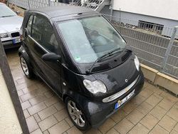 Schwarz Gebraucht 2005 Smart ForTwo Cabrio Basis Cabrio | 2.800 € (Fairer Preis)
