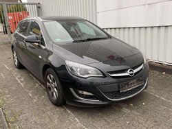 Graphitschwarz /midnight bla Gebraucht 2016 Opel Astra Exklusiv Kombi | 4.999 € (Superpreis)