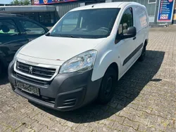 Lack weiss banquise/deckende l Gebraucht 2017 Peugeot Partner Premium Van / Kleinbus | 6.999 € (Fairer Preis)