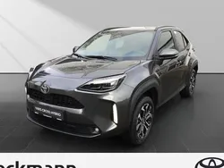 Grau Neu 2024 Toyota Yaris Cross Team SUV | 28.990 €