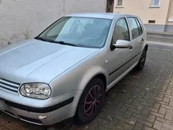 Silber Gebraucht 2002 VW Golf IV Kleinwagen | 1.400 € (Fairer Preis)