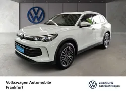 Pure white Gebraucht 2024 VW Tiguan Life SUV | 38.450 € (Etwas zu teuer)