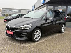 Schwarz Gebraucht 2018 BMW 220 Active Tourer Sport Line Van / Kleinbus | 17.990 € (Fairer Preis)