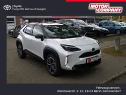 Weiß Gebraucht 2025 Toyota Yaris Cross Plus SUV | 33.990 € (Fairer Preis)